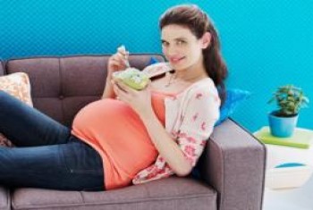 تنبيه إلى الحوامل لن تصدقي مدى تأثير سوء التغذية على جنينك!