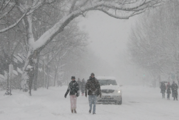 الأرصاد الجوية تحذر من الثلوج وانخفاض درجات الحرارة في مدينة تورنتو الكبرى