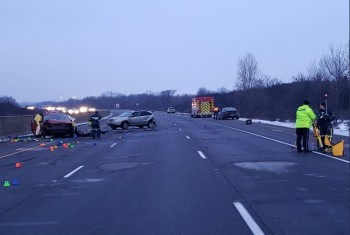 كامبريدج ..مقتل اثنين واصابة آخرين بجروح بحادث سير على الطريق السريع 401