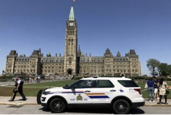 شرطة العاصمة الكندية أوتاوا تحقق بتهديدات عبر الإنترنت