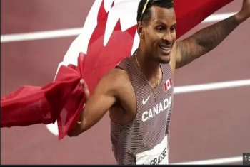 الكندي دي جراس يتصدر تصفيات سباق 200 متر بالأولمبياد