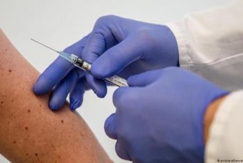 كندا: تطعيم 83 % من السكان بلقاحات كورونا