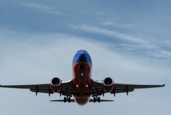 مهاجر يصل إلى هولندا مختبئا بعجلات طائرة قادمة من جنوب أفريقيا